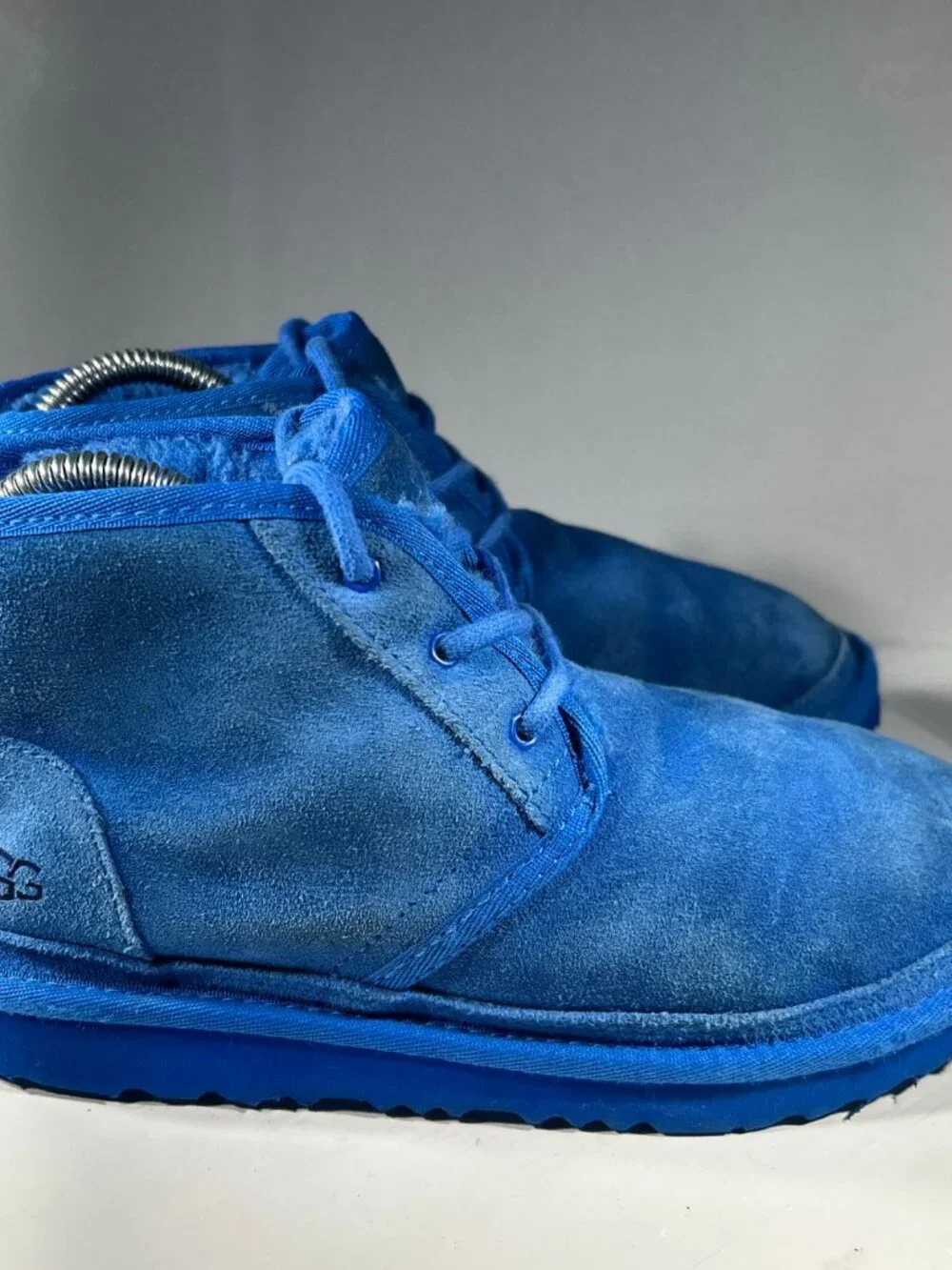 UGG Neumel Boys Big Kids Suede Ankle Chukka Boots Size 4 Royal Blue Lined Shoes